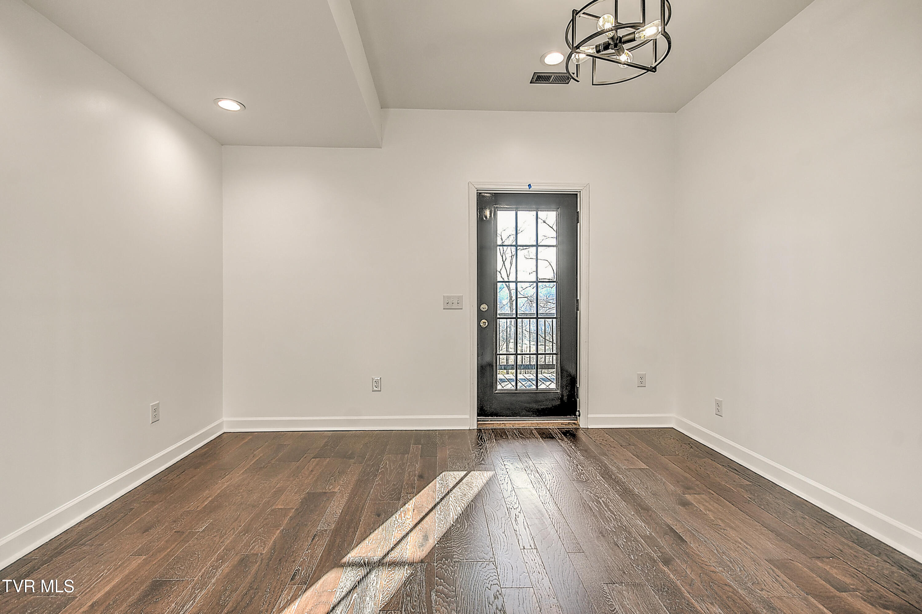 143 Daniel Lane Elizabethton, TN 37643 - Photo 26 of 38 143 Daniels Ln MB-28