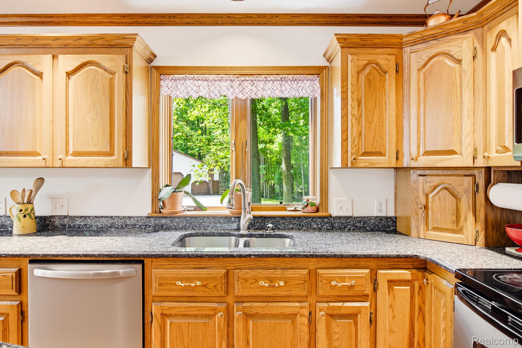 3121 Abbottsford Road North Street, MI 48049 - Photo 17 of 39 3121 Abbottsford Rd (10).jpg