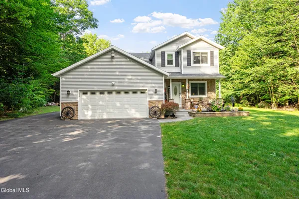 $499,900 | 6 Acer Drive, Greenfield, NY 12833