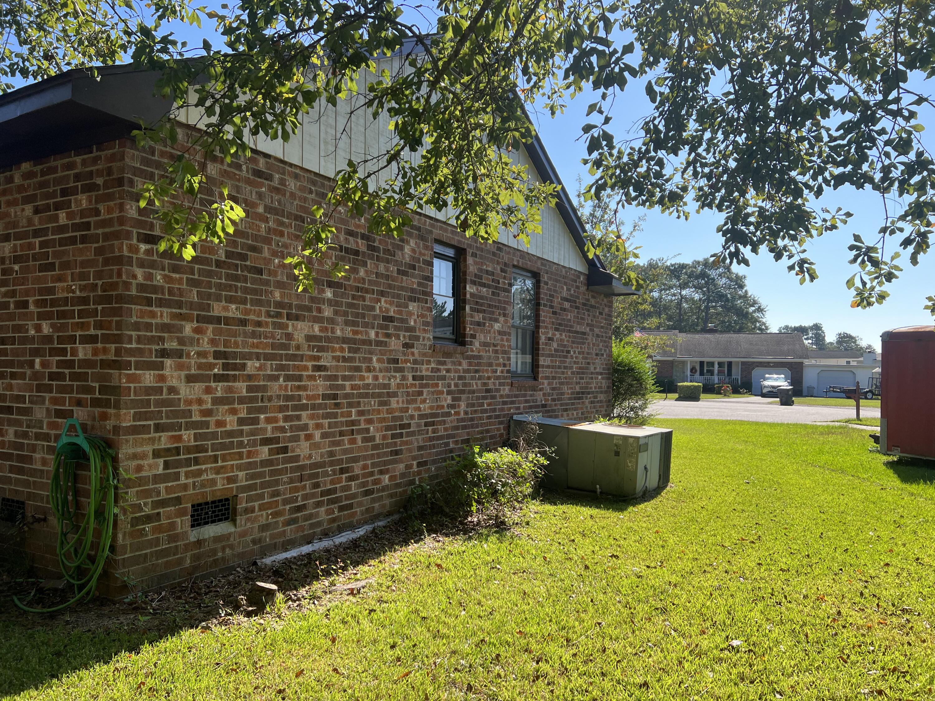 102 Ruffin Court Summerville, SC 29486 - Photo 2 of 7 IMG_4578