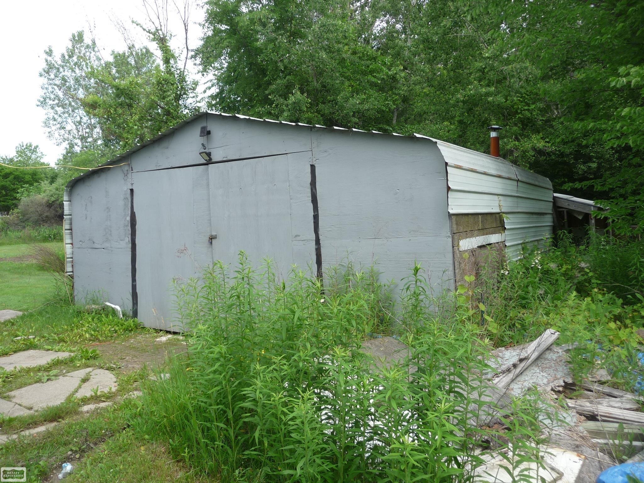 4382 Wall Road Port Huron, MI 48060 - Photo 7 of 10