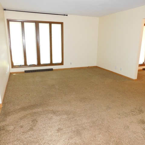 10471 Lee Road Waterman, IL 60556 - Photo 11 of 20 an empty room with a window