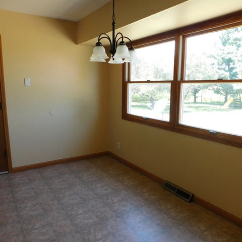 10471 Lee Road Waterman, IL 60556 - Photo 9 of 20 an empty room with a window