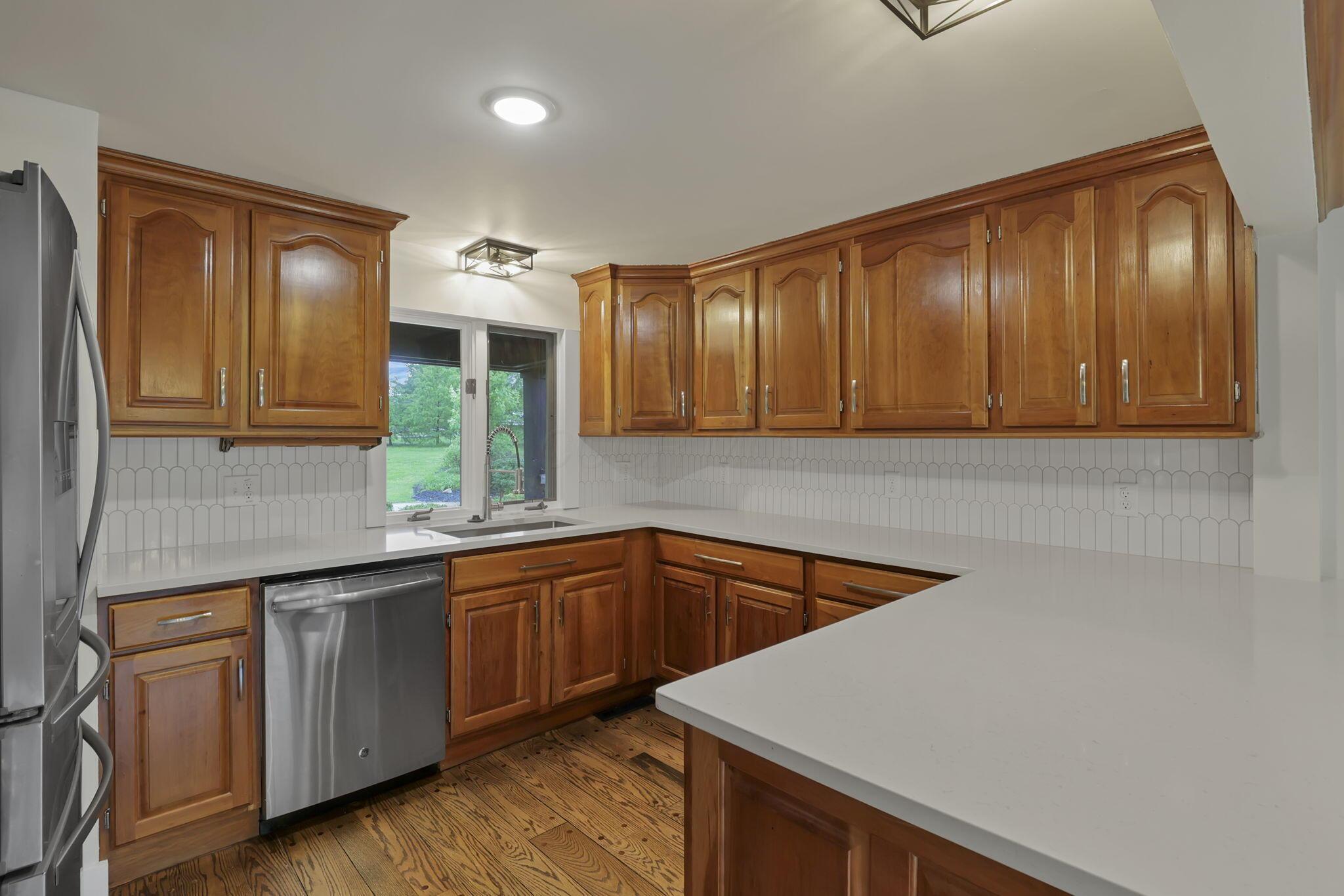 225 Edwards Road Johnstown, OH 43031 - Photo 14 of 69 16-web-or-mls-011A8814