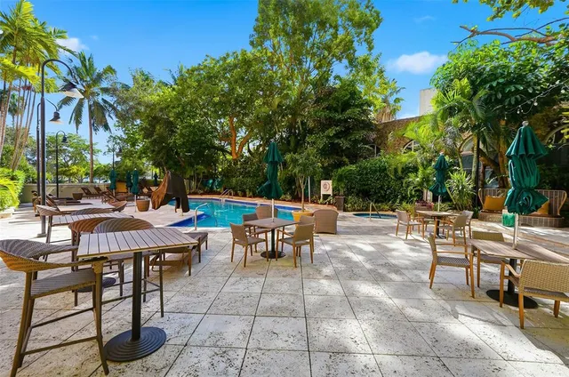 a view of an outdoor space