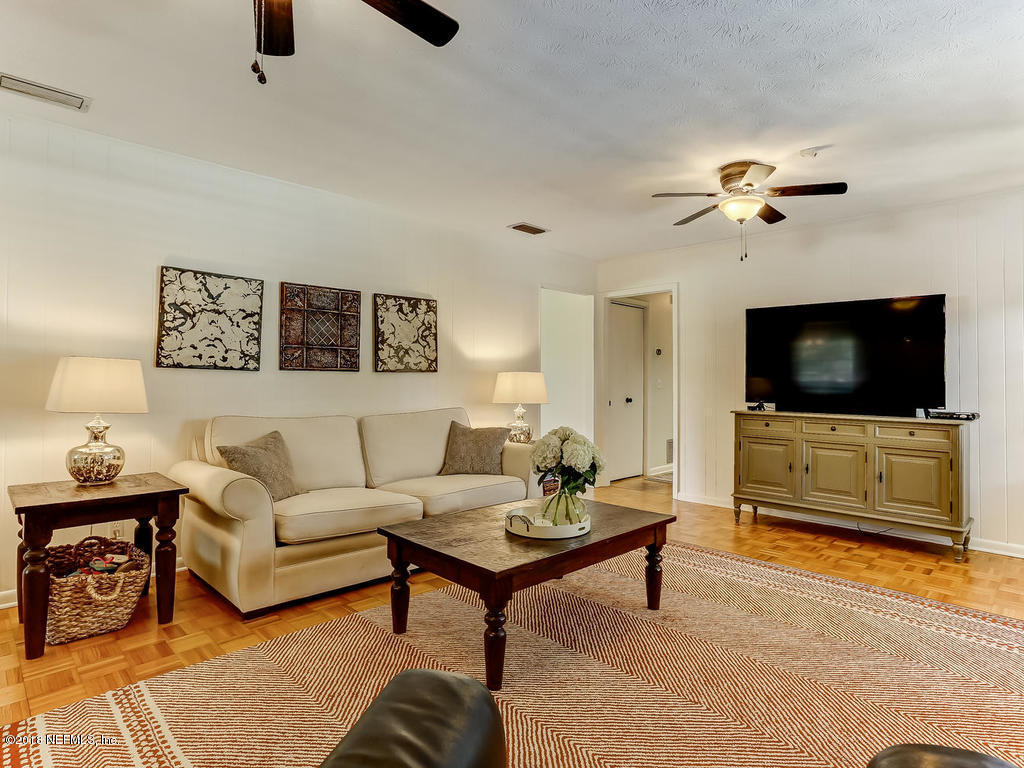 4605 Prince Edward Road Jacksonville, FL 32210 - Photo 11 of 46 4605 Prince Edward Rd-019-15-Family Room