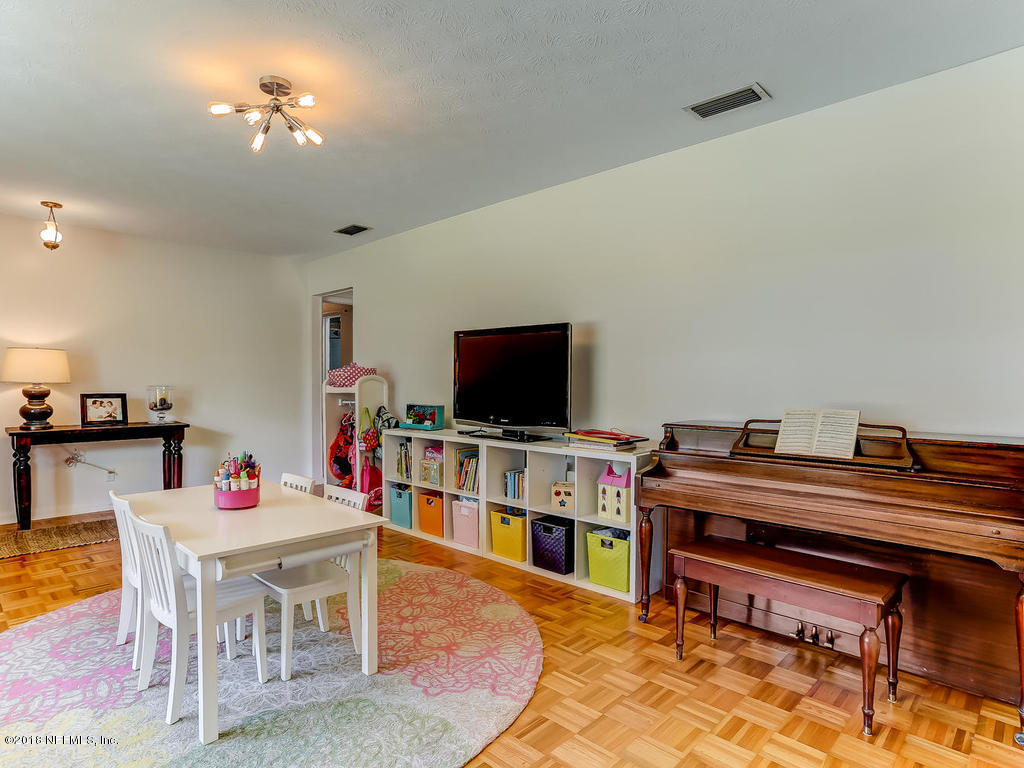 4605 Prince Edward Road Jacksonville, FL 32210 - Photo 23 of 46 4605 Prince Edward Rd-013-21-Living Room