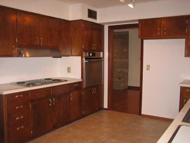 2154 Lytham Road Columbus, OH 43220 - Photo 4 of 6