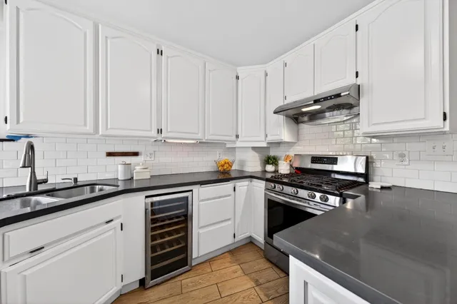 $1,999,000 | 808 Winchester Drive, Burlingame, CA 94010