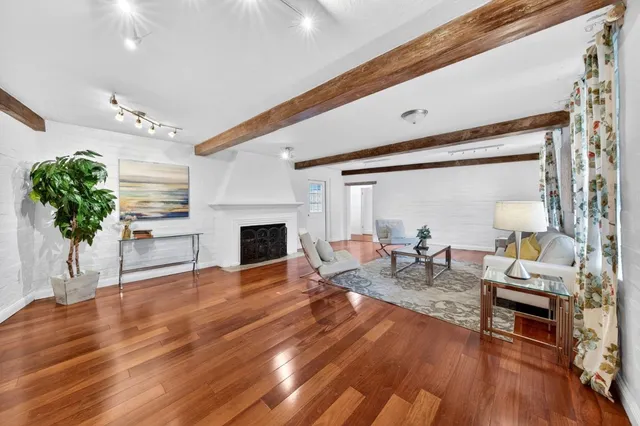 $1,999,000 | 808 Winchester Drive, Burlingame, CA 94010