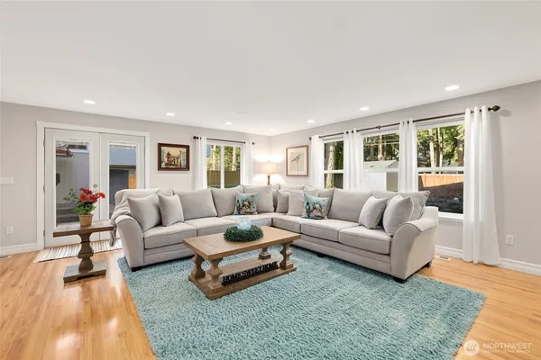 $975,000 | 10816 130th Avenue East, Puyallup, WA 98374