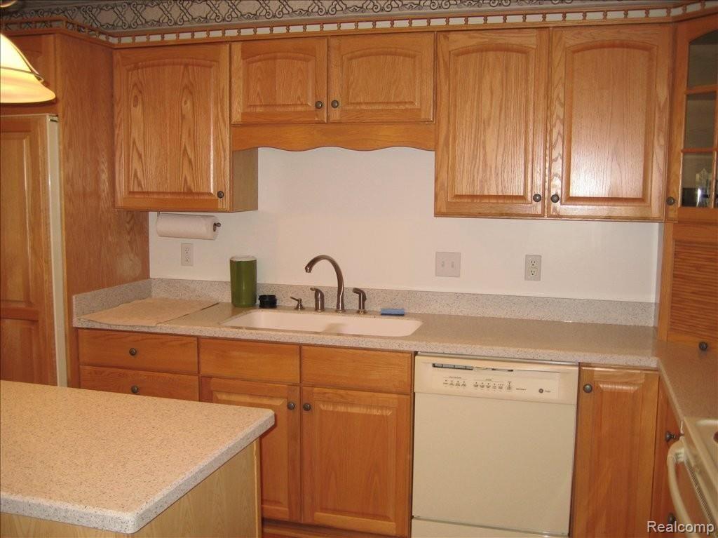 8984 Bridge Road Grosse Ile, MI 48138 - Photo 7 of 24 KITCHEN