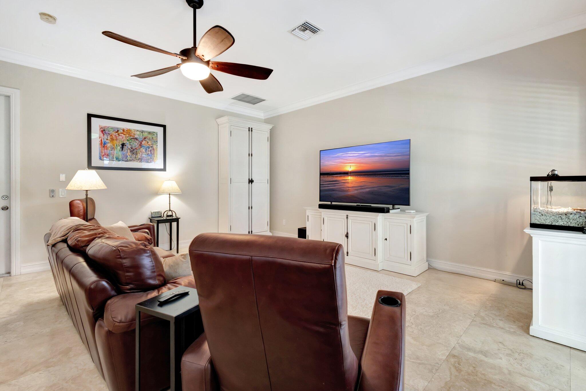 213 Kings Lynn Delray Beach, FL 33444 - Photo 4 of 39 12-web-or-mls-_82A0964