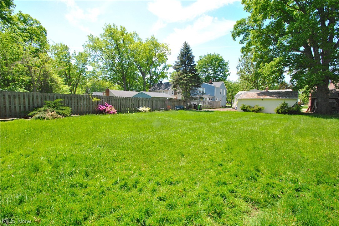 849 Lloyd Road Wickliffe, OH 44092 - Photo 4 of 31 Gallery Image 4