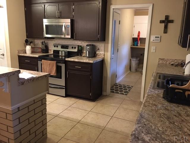 2031 Filly Road Cantonment, FL 32533 - Photo 7 of 28 Gallery Image 7