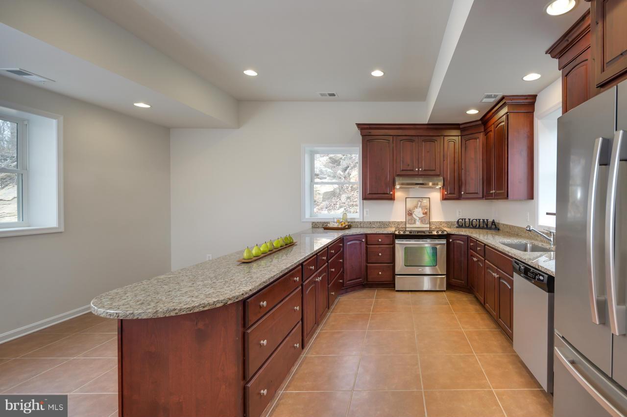 2614 Lookout Road Haymarket, VA 20169 - Photo 15 of 28 Kitchen