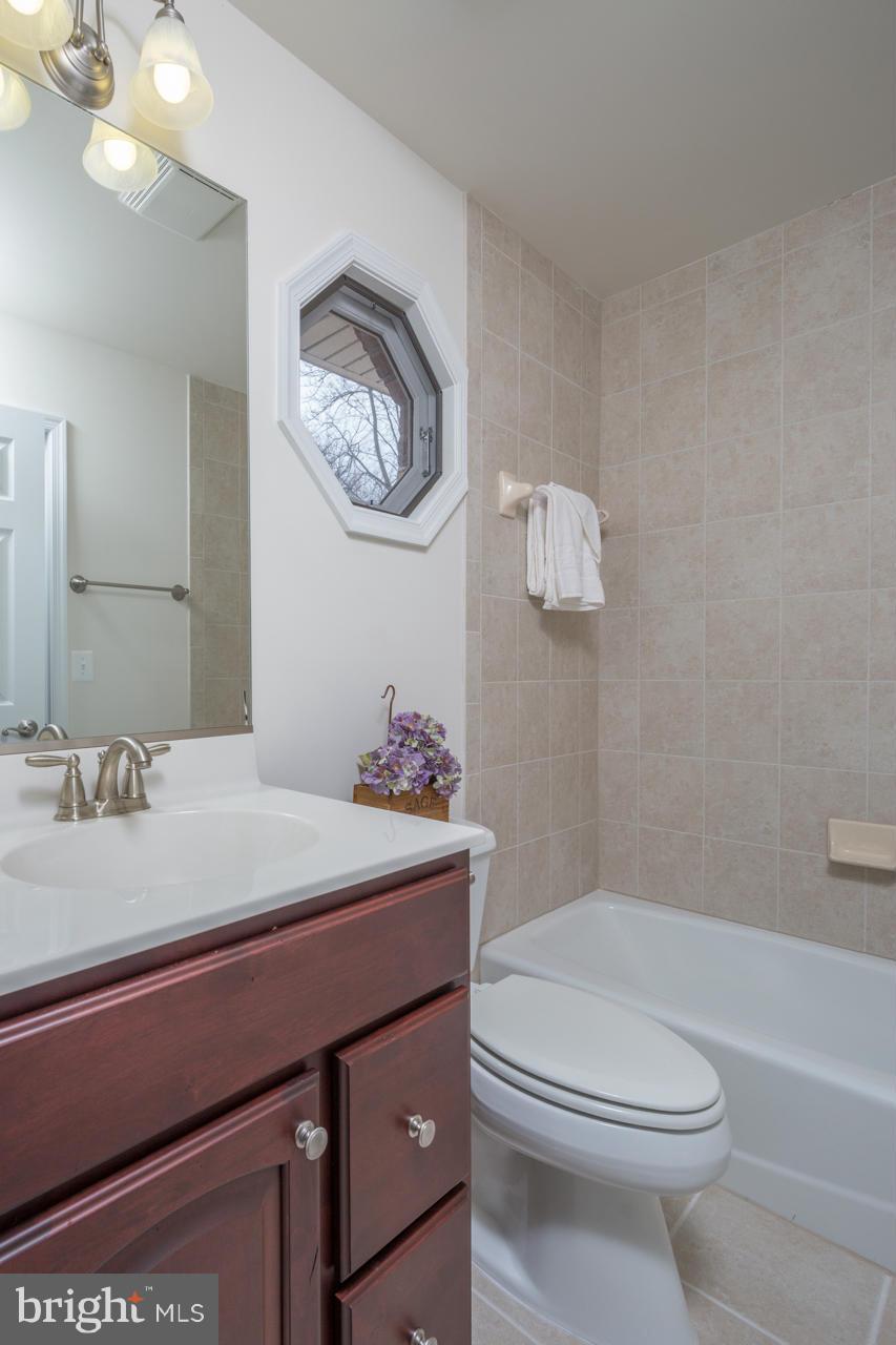 2614 Lookout Road Haymarket, VA 20169 - Photo 19 of 28 Bath