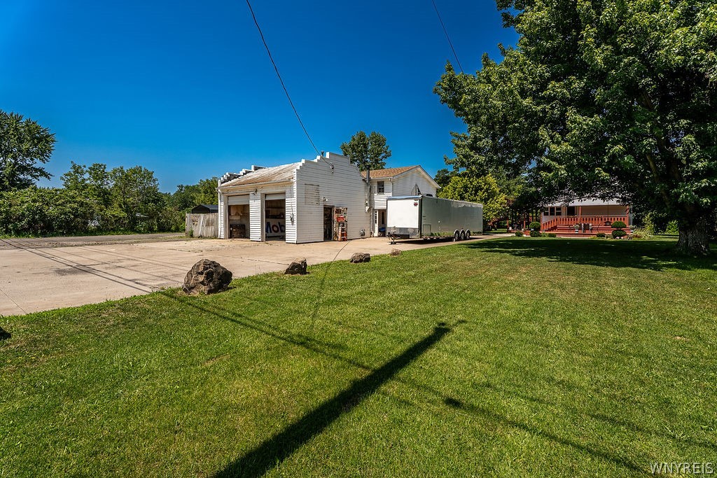 4015 Mapleton Road Wheatfield, NY 14120 - Photo 34 of 49
