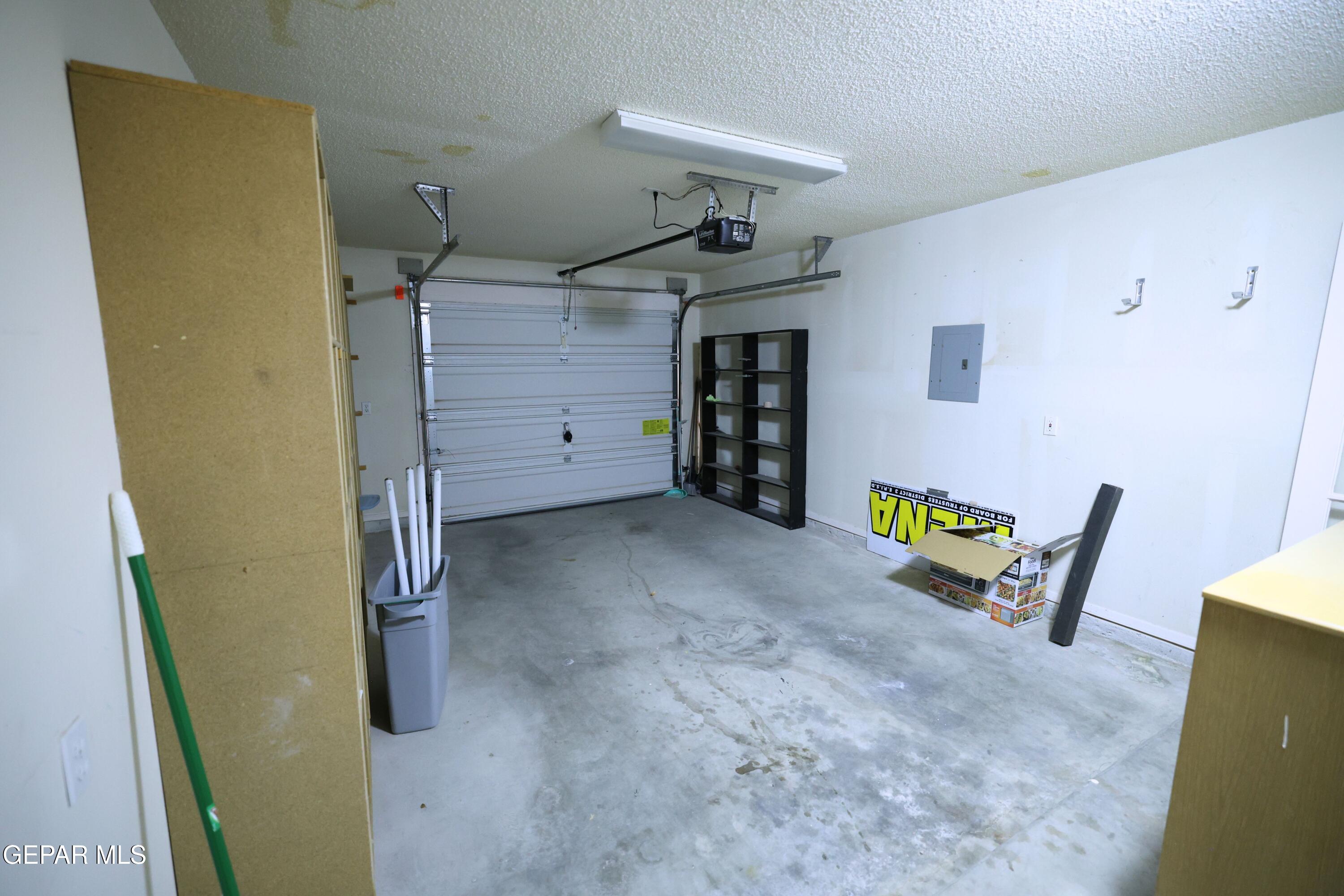 2210 Radford Street El Paso, TX 79903 - Photo 21 of 24 a view of workspace