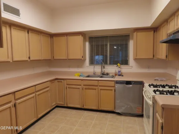 $224,900 | 2210 Radford Street, El Paso, TX 79903