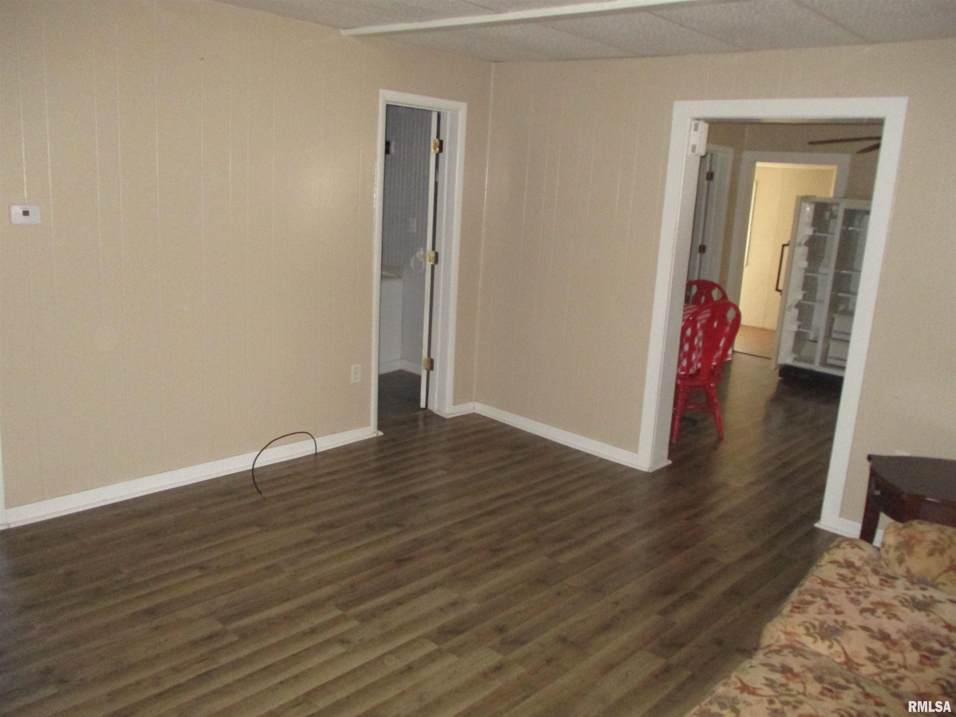 1110 East Ruth Street Benton, IL 62812 - Photo 4 of 21 Gallery Image 4