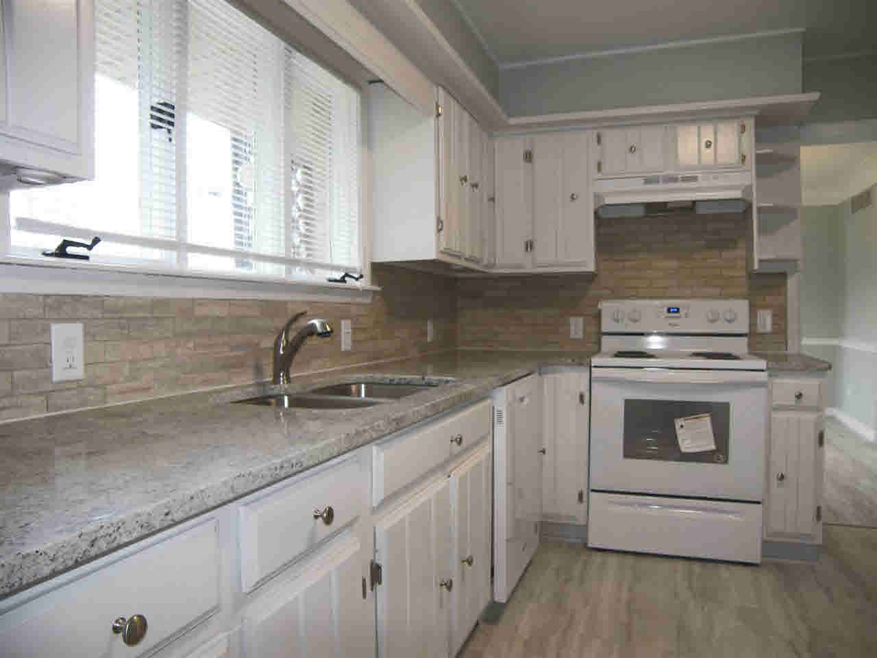 13230 North Center Road Clio, MI 48420 - Photo 11 of 28 21433868-10.JPG