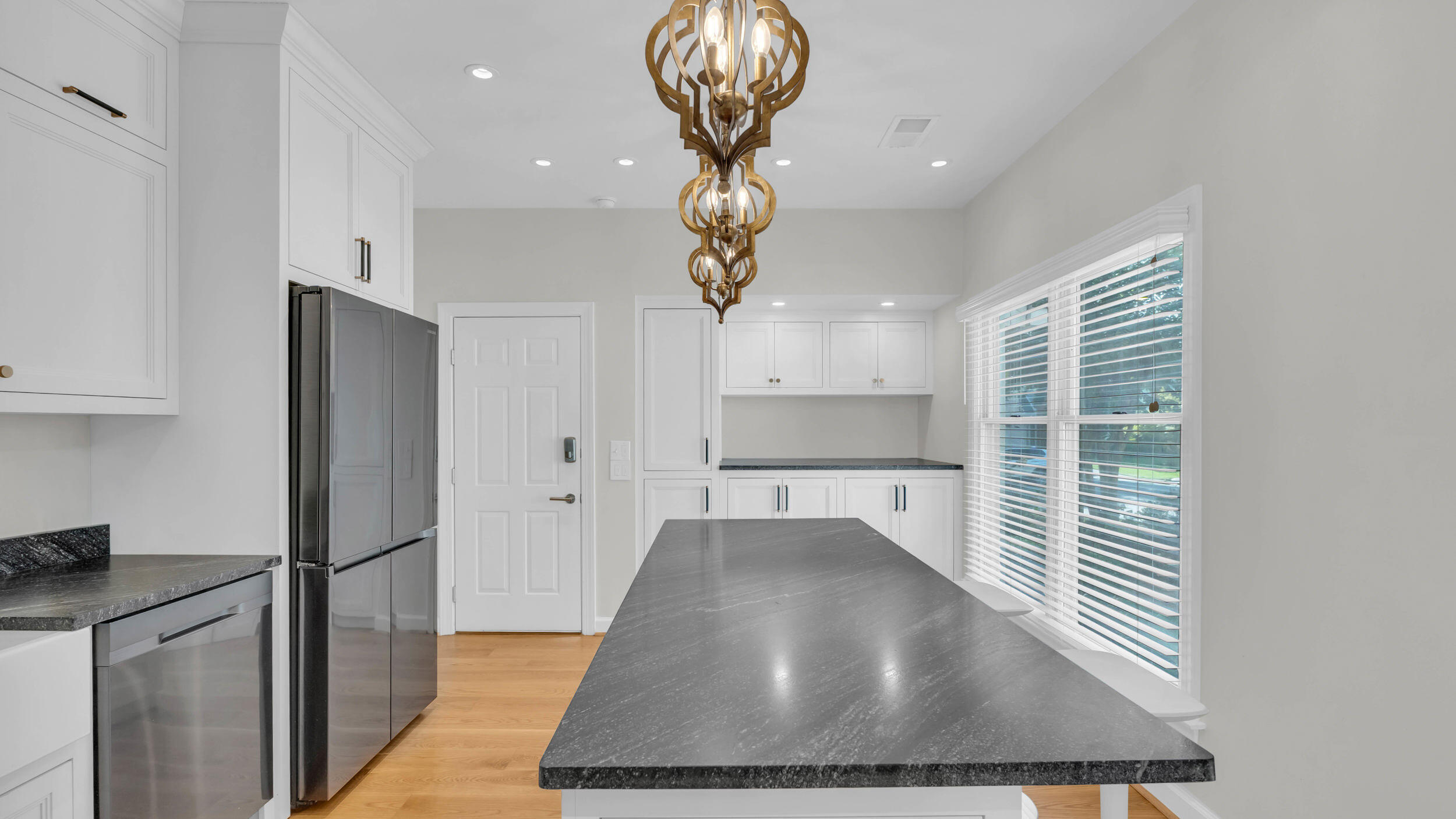 1091 Constitution Drive Chattanooga, TN 37405 - Photo 11 of 37 11