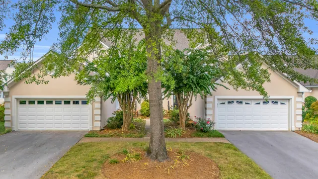 $640,000 | 1091 Constitution Drive, Chattanooga, TN 37405