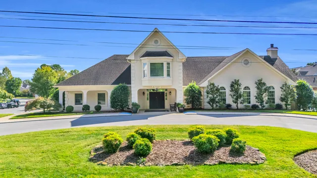 $640,000 | 1091 Constitution Drive, Chattanooga, TN 37405