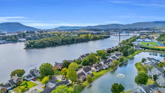 $640,000 | 1091 Constitution Drive, Chattanooga, TN 37405