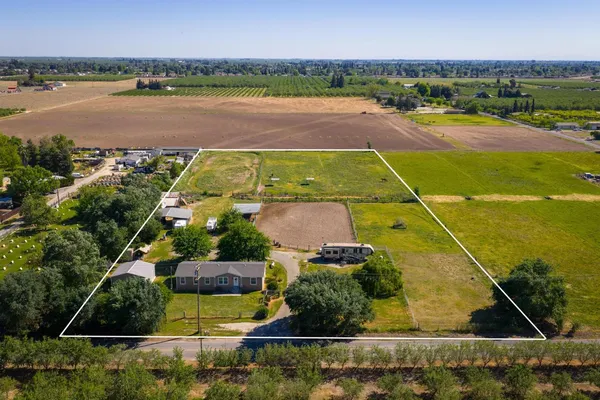 $725,000 | 12518 Lone Oak Road, Waterford, CA 95386