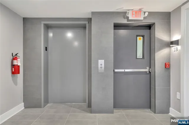 $2,395 | 491 Walker Street, Unit 3G, Fairview, NJ 07022