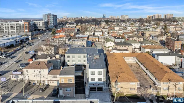 $2,395 | 491 Walker Street, Unit 3G, Fairview, NJ 07022