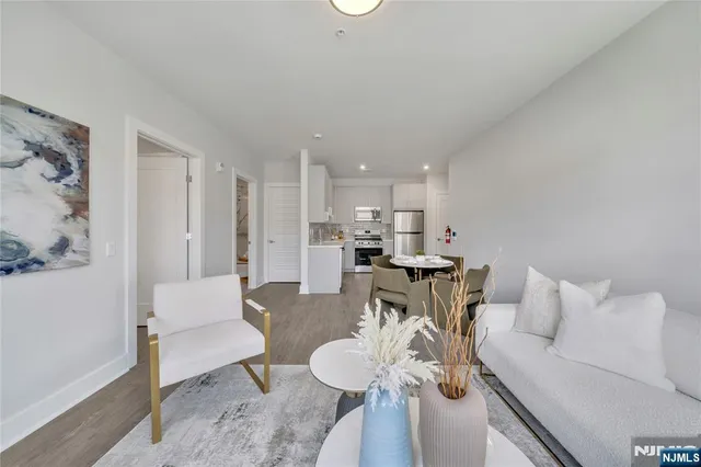 $2,395 | 491 Walker Street, Unit 3G, Fairview, NJ 07022