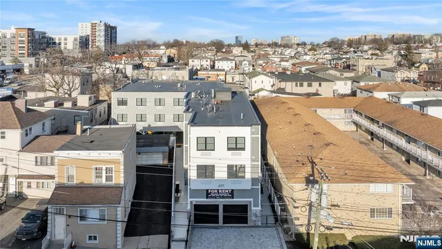 $2,395 | 491 Walker Street, Unit 3G, Fairview, NJ 07022