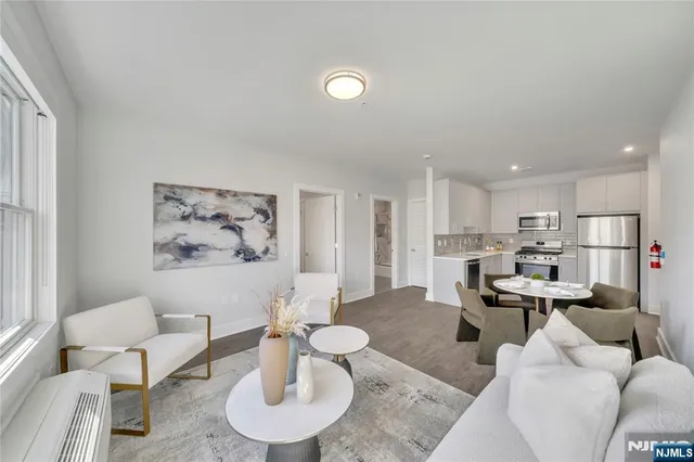 $2,395 | 491 Walker Street, Unit 3G, Fairview, NJ 07022