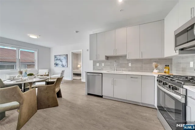 $2,395 | 491 Walker Street, Unit 3G, Fairview, NJ 07022