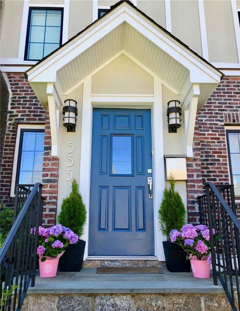 535 Manor Ridge Road Pelham, NY 10803 - Photo 1 of 1 Gallery Image 1