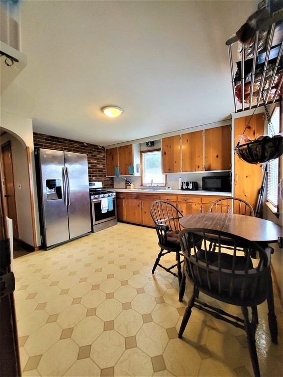 63 Denwall Drive Springfield, MA 01119 - Photo 3 of 18 Gallery Image 3