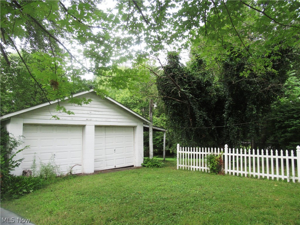 2182 Hubbard Masury Road Hubbard, OH 44425 - Photo 3 of 29 Gallery Image 3