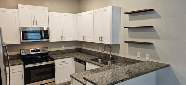 $1,995 | 13475 Crest Lake Drive, Hudson, FL 34669