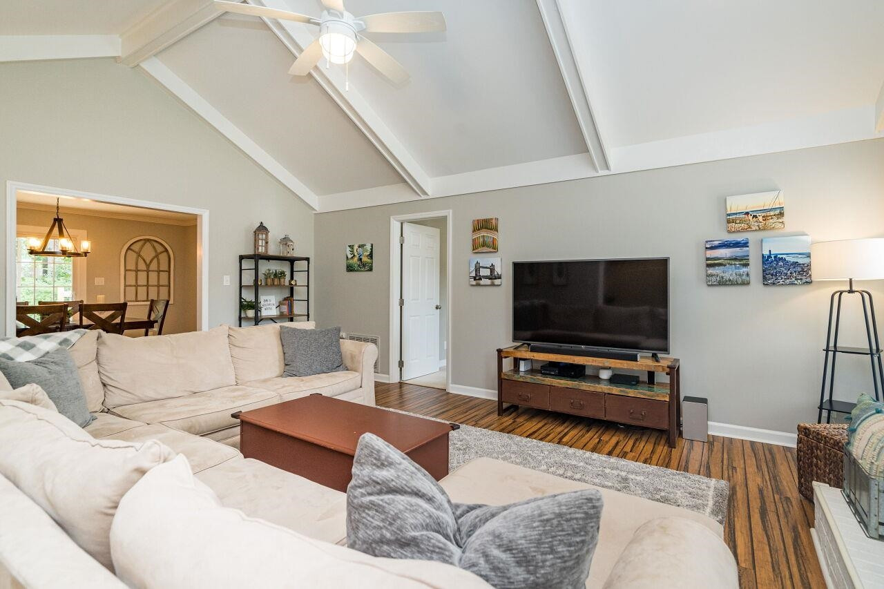 6112 Iris Drive Raleigh, NC 27612 - Photo 3 of 23 Photo 3