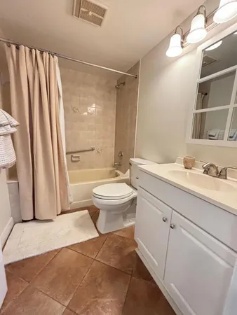 $2,400 | 4428 Northeast Ocean Boulevard, Unit G1, Jensen Beach, FL 34957