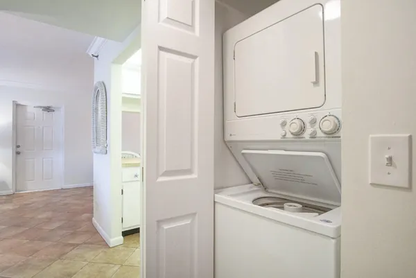 $2,400 | 4428 Northeast Ocean Boulevard, Unit G1, Jensen Beach, FL 34957