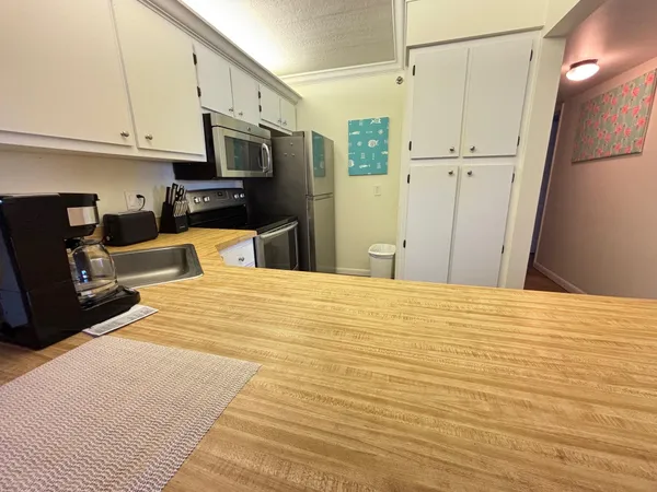 $2,400 | 4428 Northeast Ocean Boulevard, Unit G1, Jensen Beach, FL 34957