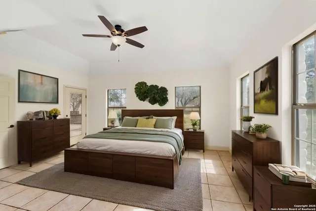 $799,000 | 231 Broken Arrow, Floresville, TX 78114