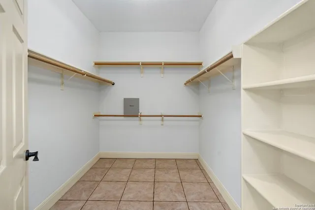 $799,000 | 231 Broken Arrow, Floresville, TX 78114