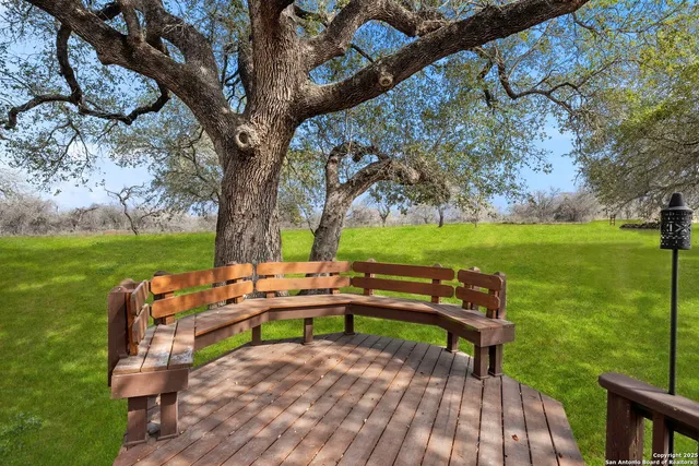 $799,000 | 231 Broken Arrow, Floresville, TX 78114