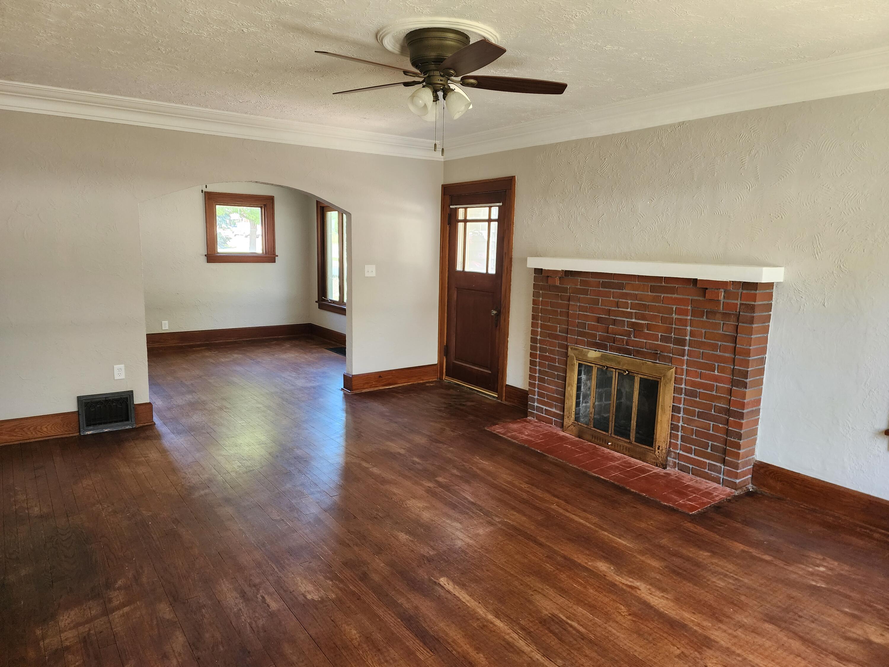 1604 Main Street Union Grove, WI 53182 - Photo 4 of 56 1000053686