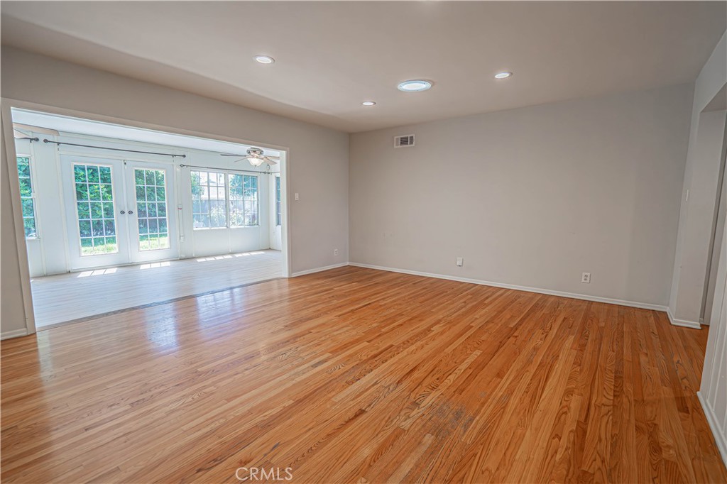 8534 Bothwell Road Northridge, CA 91324 - Photo 22 of 37